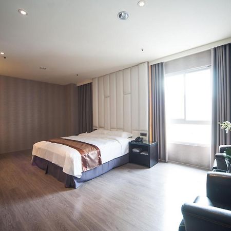 Grand Crystal Hotel Сіньчжу Екстер'єр фото