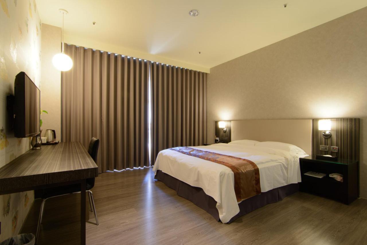 Grand Crystal Hotel Сіньчжу Екстер'єр фото
