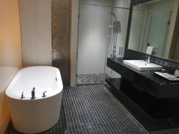 Grand Crystal Hotel Сіньчжу Екстер'єр фото